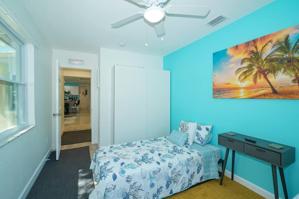 Modern, Fresh - Only 3 Miles To The Beach! Apartment Sarasota Bagian luar foto