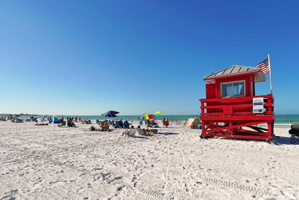 Modern, Fresh - Only 3 Miles To The Beach! Apartment Sarasota Bagian luar foto