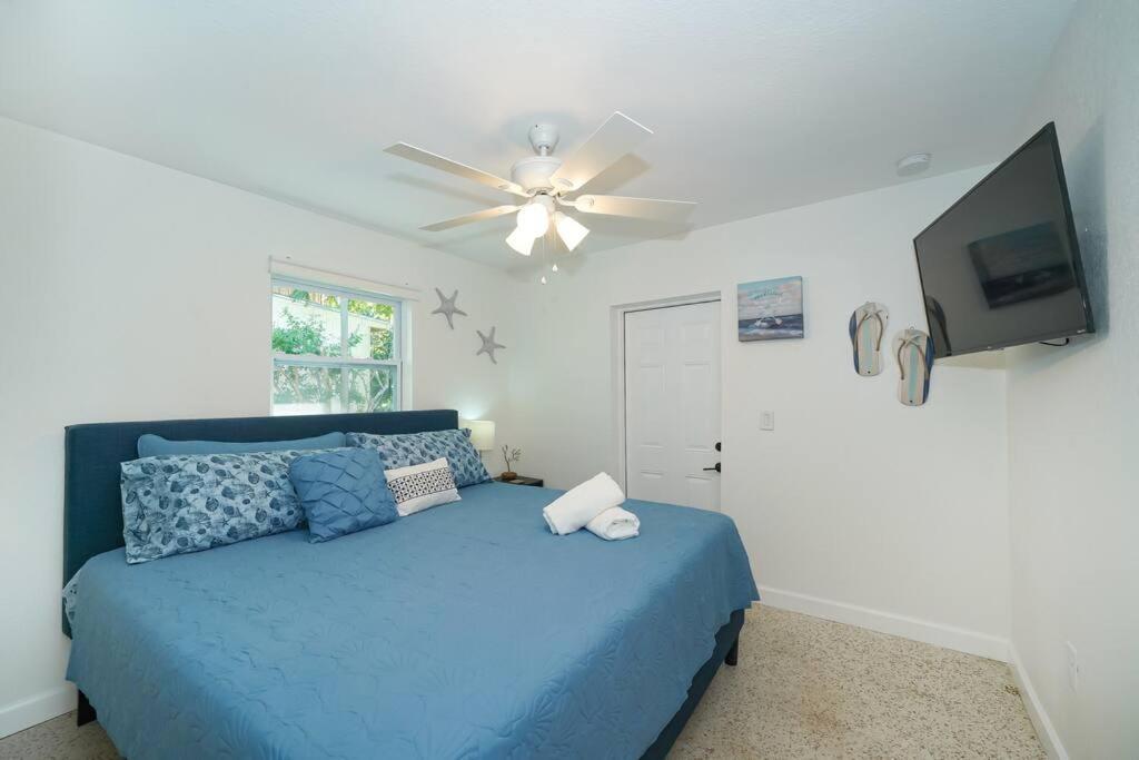 Modern, Fresh - Only 3 Miles To The Beach! Apartment Sarasota Bagian luar foto